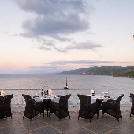 Kalura Hotel 4*