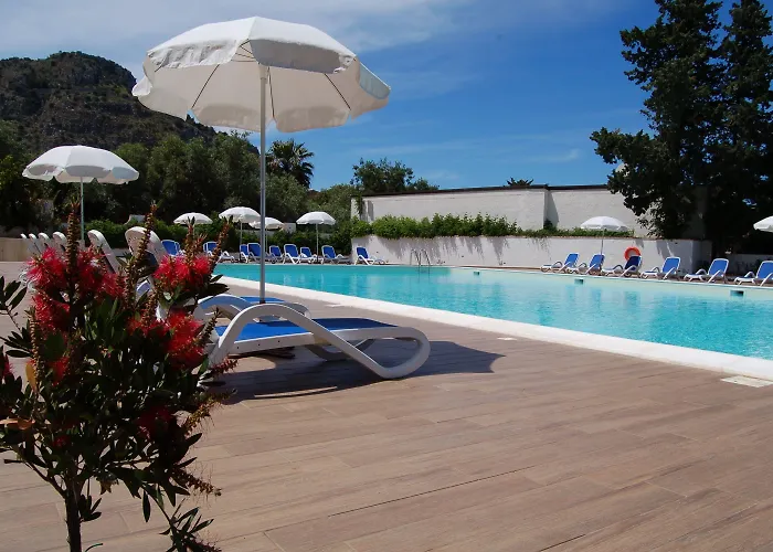 Ξενοδοχείο Kalura 4*