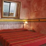 Kalura Hotel