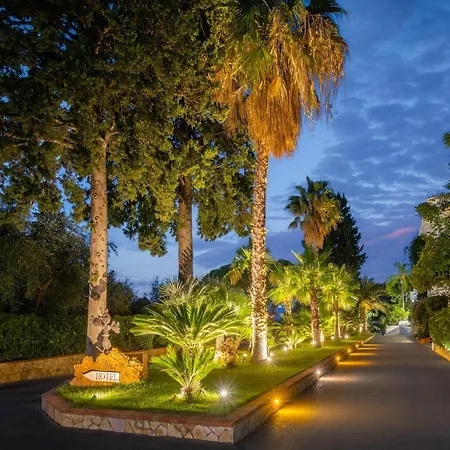 Kalura Hotel 4*