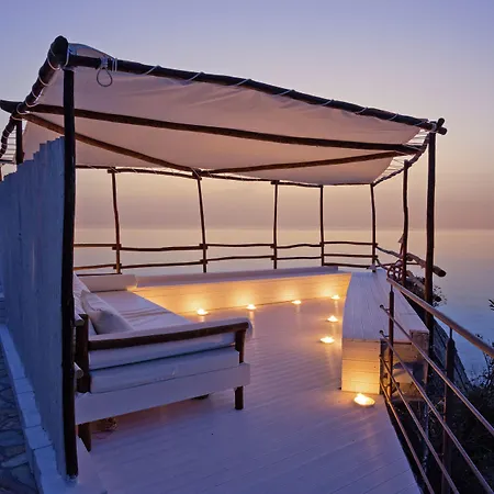 Kalura Hotel 4*