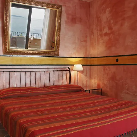 Kalura Hotel