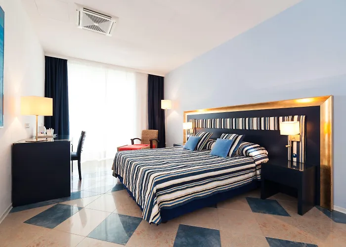 Ξενοδοχείο Kalura 4*